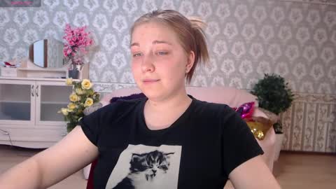 Snapshot of debramust chatting on 12.28.24 debramust online show from 12.28.24