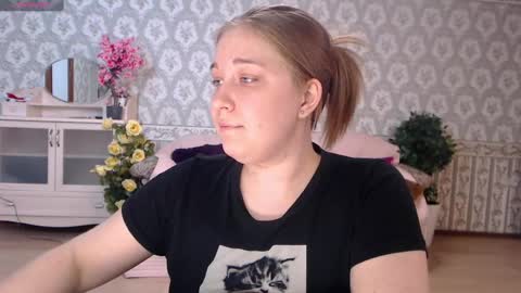 Snapshot of debramust chatting on 12.29.24 debramust online show from 12.29.24