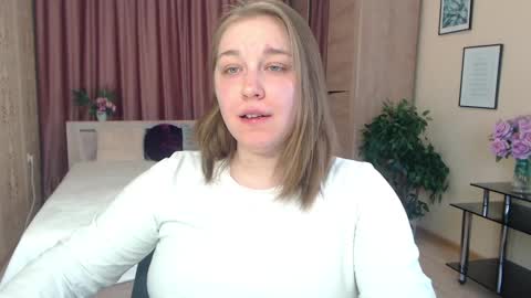 Snapshot of debramust chatting on 01.10.25 debramust online show from 01.10.25