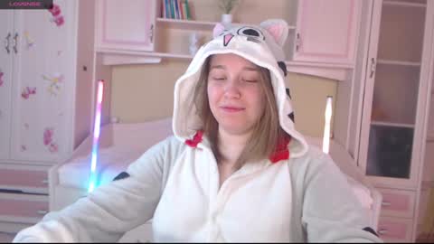 Snapshot of debramust chatting on 01.21.25 debramust online show from 01.21.25