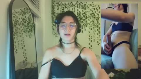 deciduousdoll online show from 10.27.25