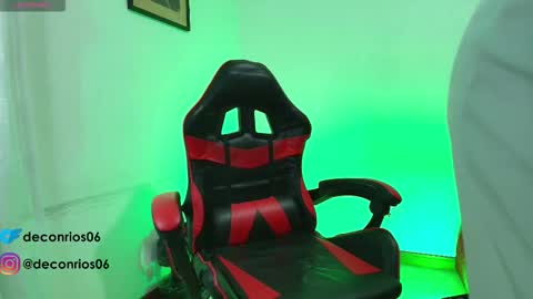 Snapshot of deconrios chatting on 01.10.26 Santiago online show from 01.10.26