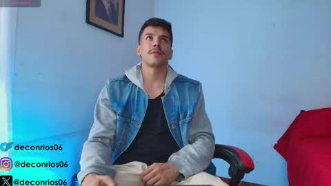 Snapshot of deconrios chatting on 01.31.26 Santiago online show from 01.31.26