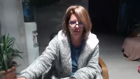 Snapshot of deepintoyourmind chatting on 09.12.25 hi guys i m a cute milf i m here for good time and nice people pls be respectfool and enjoy me online show from 09.12.25