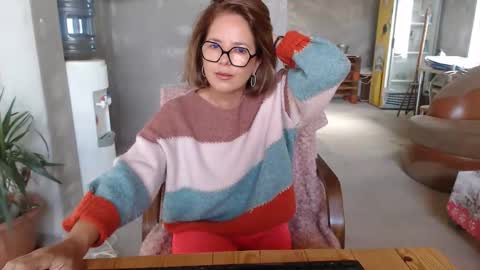 Snapshot of deepintoyourmind chatting on 09.17.25 hi guys i m a cute milf i m here for good time and nice people pls be respectfool and enjoy me online show from 09.17.25