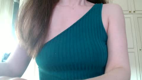 Snapshot of deessedivine chatting on 07.01.26 KamiDevi online show from 07.01.26