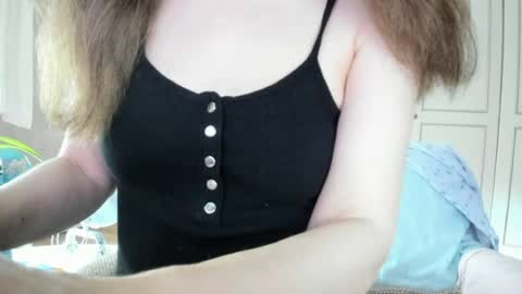 Snapshot of deessedivine chatting on 08.01.26 KamiDevi online show from 08.01.26