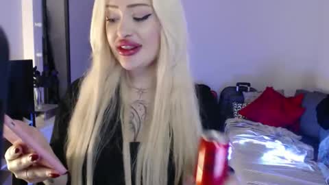 Snapshot of deewhitee chatting on 04.29.26 Jenna online show from 04.29.26