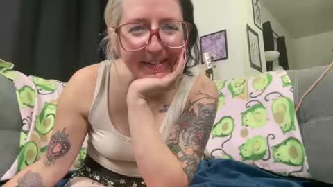 Snapshot of degeneratealiceof chatting on 10.08.25 degeneratealiceof online show from 10.08.25