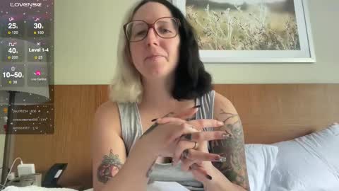 Snapshot of degeneratealiceof chatting on 11.09.25 degeneratealiceof online show from 11.09.25