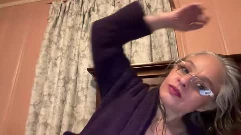 Tori online show from 03.17.26