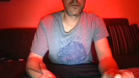 Snapshot of degrandis chatting on 02.12.25 Luka Magic online show from 02.12.25