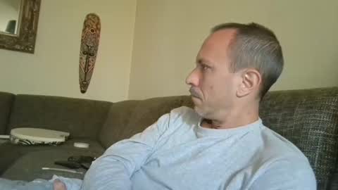 Snapshot of degrandis chatting on 10.05.25 Luka Magic online show from 10.05.25