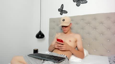 Snapshot of dei_v_48 chatting on 02.06.25 DEIVY online show from 02.06.25