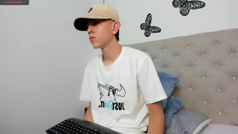 Snapshot of dei_v_48 chatting on 03.11.25 DEIVY online show from 03.11.25