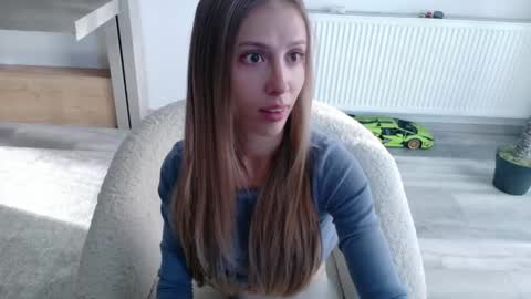 Snapshot of deidi_sweet chatting on 05.17.26 Di online show from 05.17.26