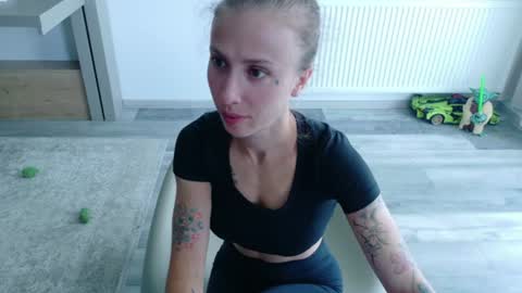 Snapshot of deidi_sweet chatting on 07.15.26 Di online show from 07.15.26