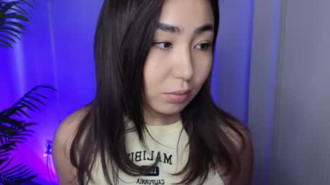 Snapshot of deiri_destiny chatting on 12.17.24 sexy bimbo little kitty asian misstress quen princes sexy girl you can just call me pleasure online show from 12.17.24