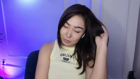 Snapshot of deiri_destiny chatting on 12.17.24 sexy bimbo little kitty asian misstress quen princes sexy girl you can just call me pleasure online show from 12.17.24