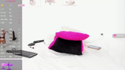 Snapshot of deisyway chatting on 02.13.25 deisy online show from 02.13.25