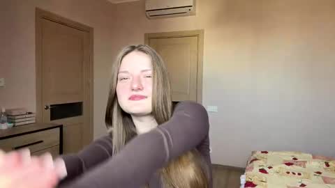 Snapshot of dejameneal chatting on 03.23.26 Mila online show from 03.23.26