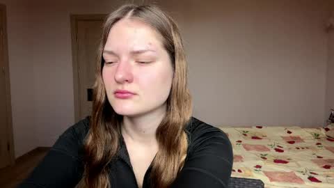 Snapshot of dejameneal chatting on 03.26.26 Mila online show from 03.26.26