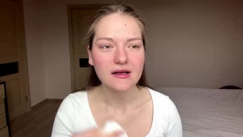 Snapshot of dejameneal chatting on 04.18.26 Mila online show from 04.18.26