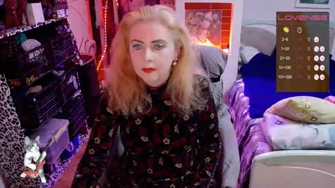 Snapshot of delicecat chatting on 10.17.25 Delicacat online show from 10.17.25