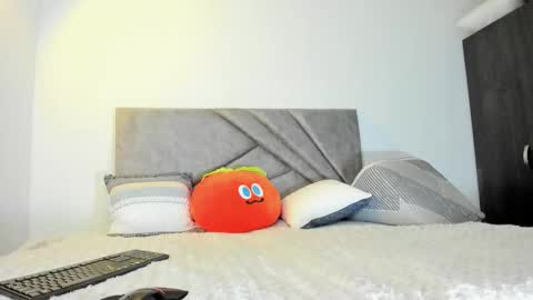 Snapshot of deliciouscocoa chatting on 10.12.25 Jean paul and Salome online show from 10.12.25