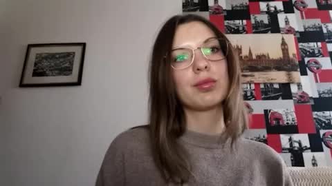 Snapshot of delightaurora chatting on 01.09.25 Aurora online show from 01.09.25