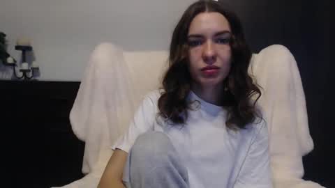 Snapshot of delightaurora chatting on 10.23.25 Aurora online show from 10.23.25