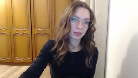 Snapshot of delightaurora chatting on 11.14.25 Aurora online show from 11.14.25