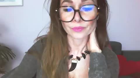 Snapshot of delilah_sweet chatting on 04.08.26 delilah_sweet online show from 04.08.26
