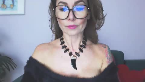 Snapshot of delilah_sweet chatting on 04.13.26 delilah_sweet online show from 04.13.26