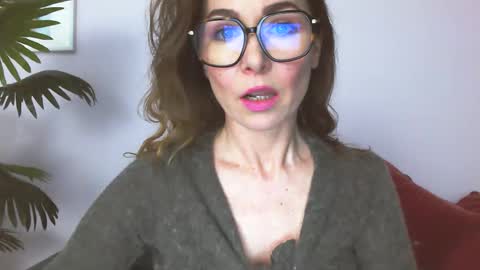 Snapshot of delilah_sweet chatting on 05.18.26 delilah_sweet online show from 05.18.26