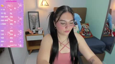 Snapshot of delilaquinn chatting on 12.10.24 delilaquinn online show from 12.10.24