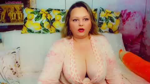 Snapshot of delinnia chatting on 05.14.26 Margo online show from 05.14.26