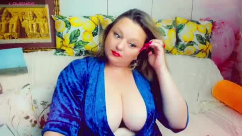 Snapshot of delinnia chatting on 05.21.26 Margo online show from 05.21.26