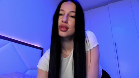Snapshot of delly_love chatting on 04.16.26 delly_love online show from 04.16.26