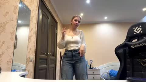 Snapshot of delmyadey chatting on 02.12.26 Florence online show from 02.12.26