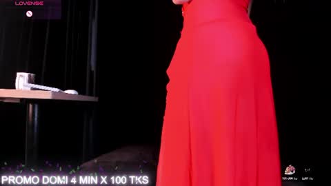 Snapshot of demi__moore_ chatting on 06.25.26 DEMI MOORE online show from 06.25.26