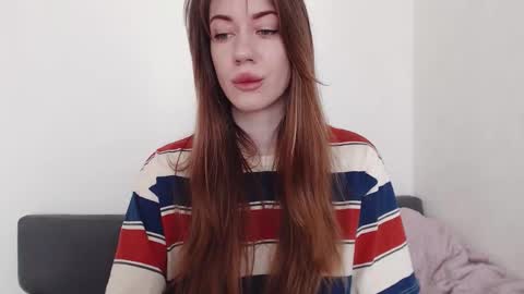 Snapshot of demiamour chatting on 09.25.25 Demi. not your babybabebb and other shit online show from 09.25.25