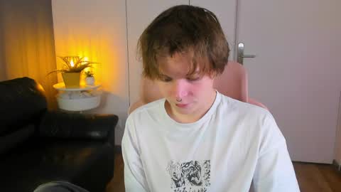 Snapshot of demianenglen chatting on 04.07.26 demianenglen online show from 04.07.26