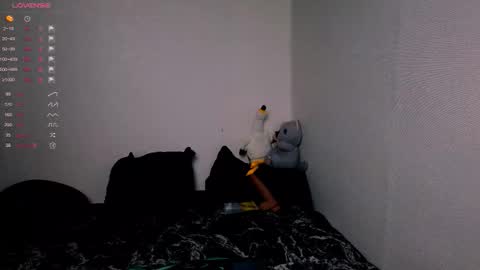 Snapshot of demmi_foxy chatting on 12.19.25 Demmi online show from 12.19.25