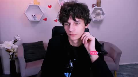 Snapshot of den_rich chatting on 03.11.25 Den online show from 03.11.25