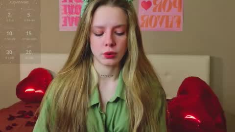 Snapshot of denaebeste chatting on 02.14.26 Emma online show from 02.14.26