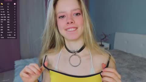 Snapshot of denaebeste chatting on 03.05.26 Emma online show from 03.05.26