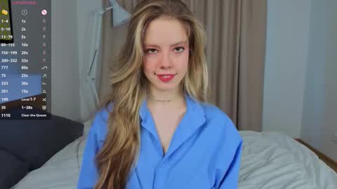 Snapshot of denaebeste chatting on 03.08.26 Emma online show from 03.08.26