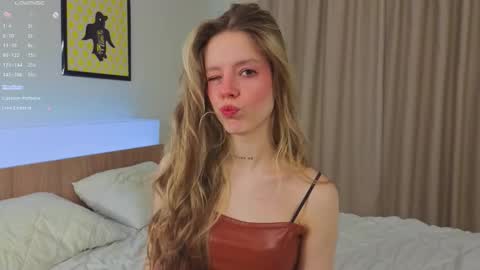 Snapshot of denaebeste chatting on 03.15.26 Emma online show from 03.15.26