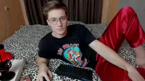 Snapshot of deni_boy99 chatting on 11.21.25 Deni online show from 11.21.25